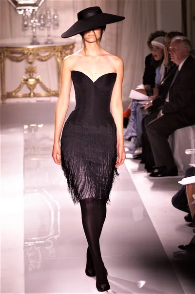 Look 16